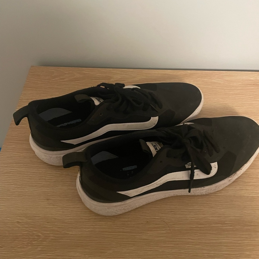 Vans Men's Black and White Sneakers - Picture 3 of 6